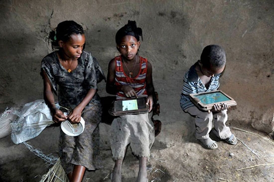 Ethiopian kids hack OLPC tablets in 5 months with zero instruction